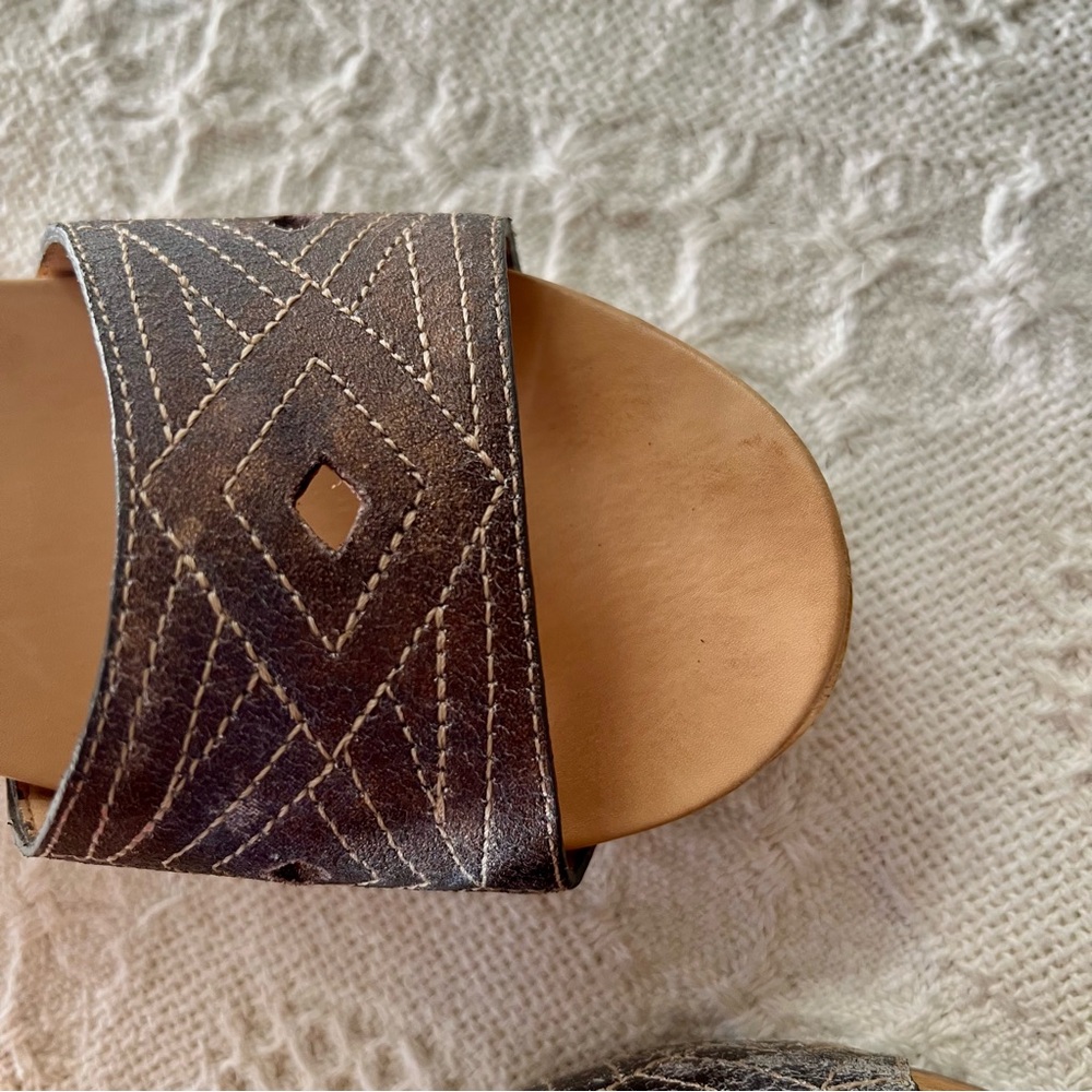 Dansko Odele Metallic Wood Block Heel Sandal Buckle Strap Adjustable Size 39 - Picture 6 of 15